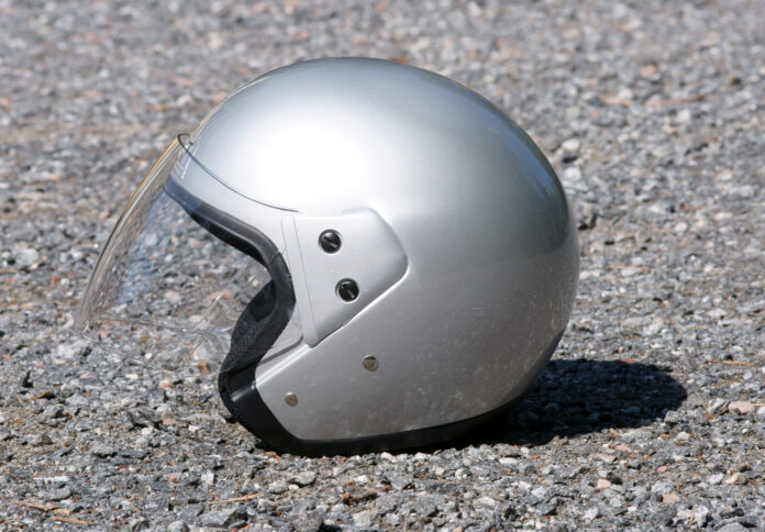 Examining Motorcycle Helmet Use and Lawsuits - 2021 Guide : Motorcycling 2021